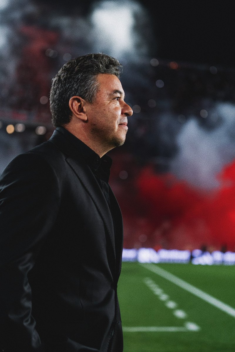 ⚪️♥️⚪️Exigir siempre, así lo marca la historia de River. Un grupito de miserables que por unos likes en redes dicen barbaridades, no son hinchas ni quieren al club. Con Gallardo SIEMPRE. La felicidad máxima fue con él y la gloria es eterna
En las buenas y en las malas mucho más!