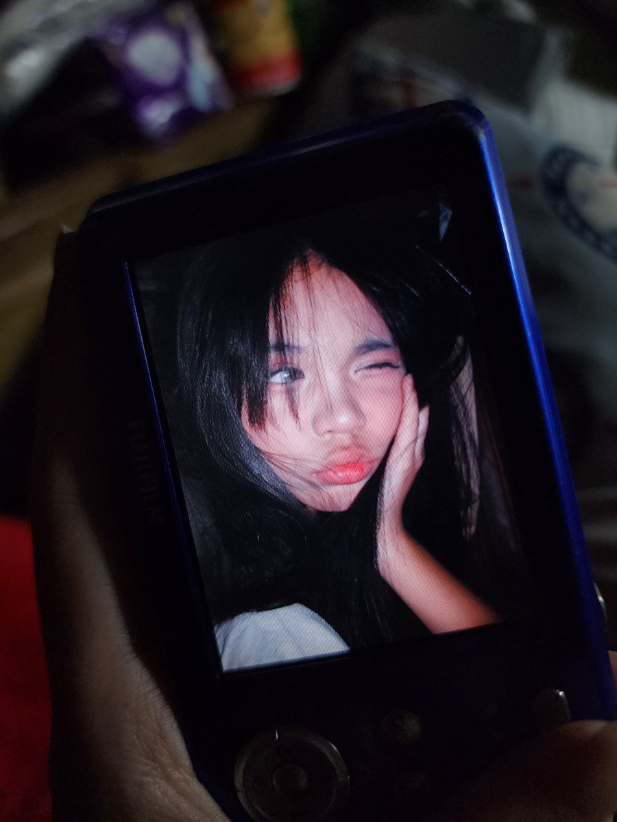 bambiii_10's tweet photo. Live, laugh, love @achoodubvie !! Super happy ko cause this is my 2nd time buying a digi cam from them! first is yung Sony then this beautiful fujifim j20 🥹🤍 planning to collect more digi cams in the future, thank you! #acdviefeedbacks https://t.co/axhRuRvtVO