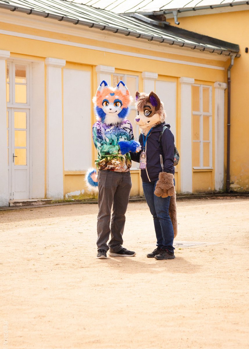 What are we talking about? #fursuitfriday of course 😎

📷 @ pretzelbat (tg)
✂️ <a href="/Evi1Makers/">EvilMakers🏳️‍⚧️Commissions CLOSED</a> (my 🐈 suit)