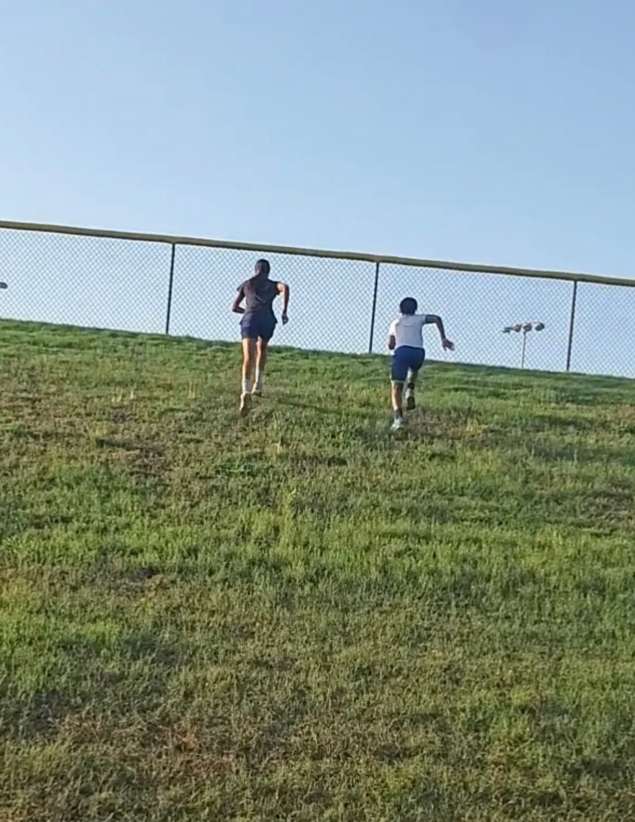 reshapefit's tweet photo. Hill sprints never disappoints. #training #development #athletes #outside #reshape #fitness https://t.co/UmBmf1veWR