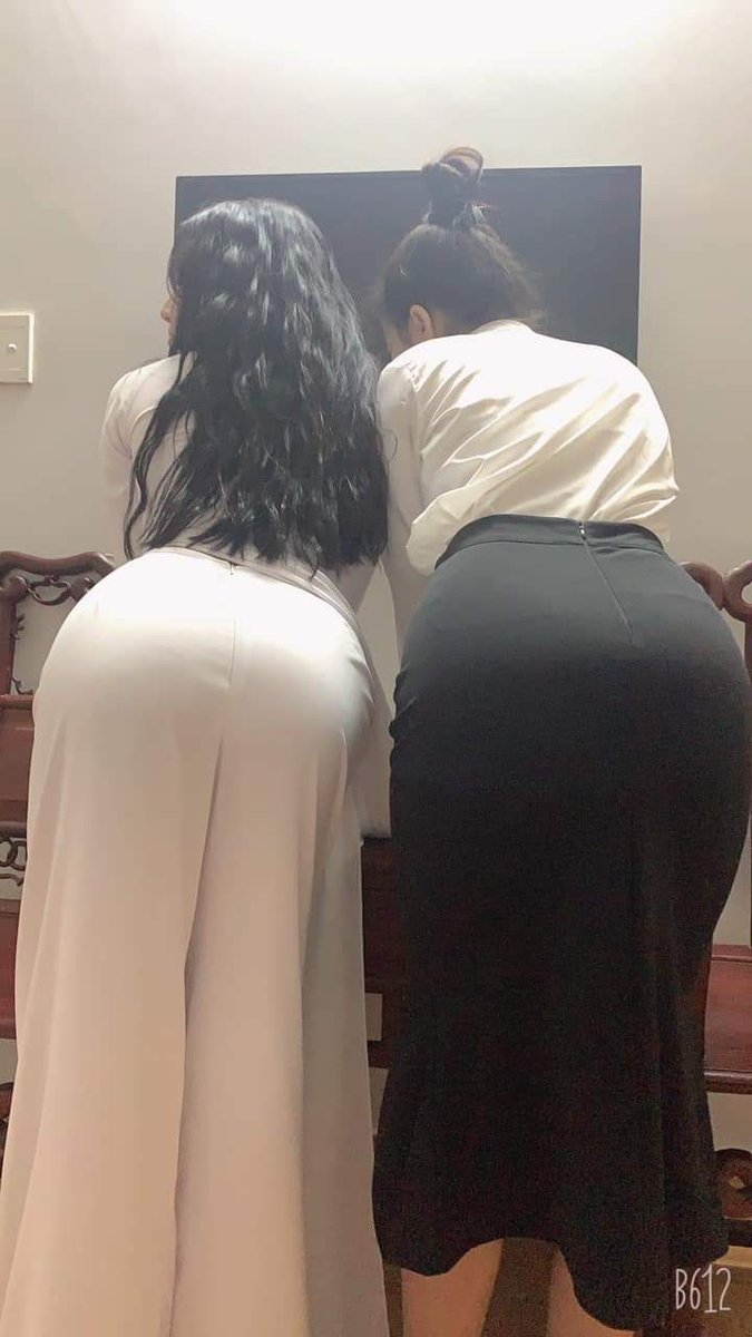 Đã khuya rồi vẫn ngồi ngắm e 😋😍