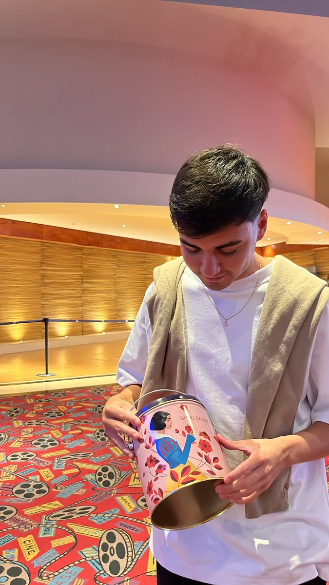 Mi novio que para mí es un #estilopresti y todos me dicen que es un #estilogaspi
Que opinan? #nadiedicenada