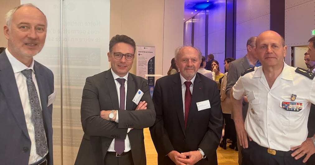AviationOSAC's tweet photo. 🟢  Un très bon moment partagé hier à l'@AeroclubFrance avec tous les personnels du @GroupeApave dédiés au secteur de l'#aéronautique et les clients du groupe ! 🤝 Les autorités étaient aussi au rendez vous pour découvrir la nouvelle marque #ApaveAeroservices. https://t.co/lNzGEygq2H
