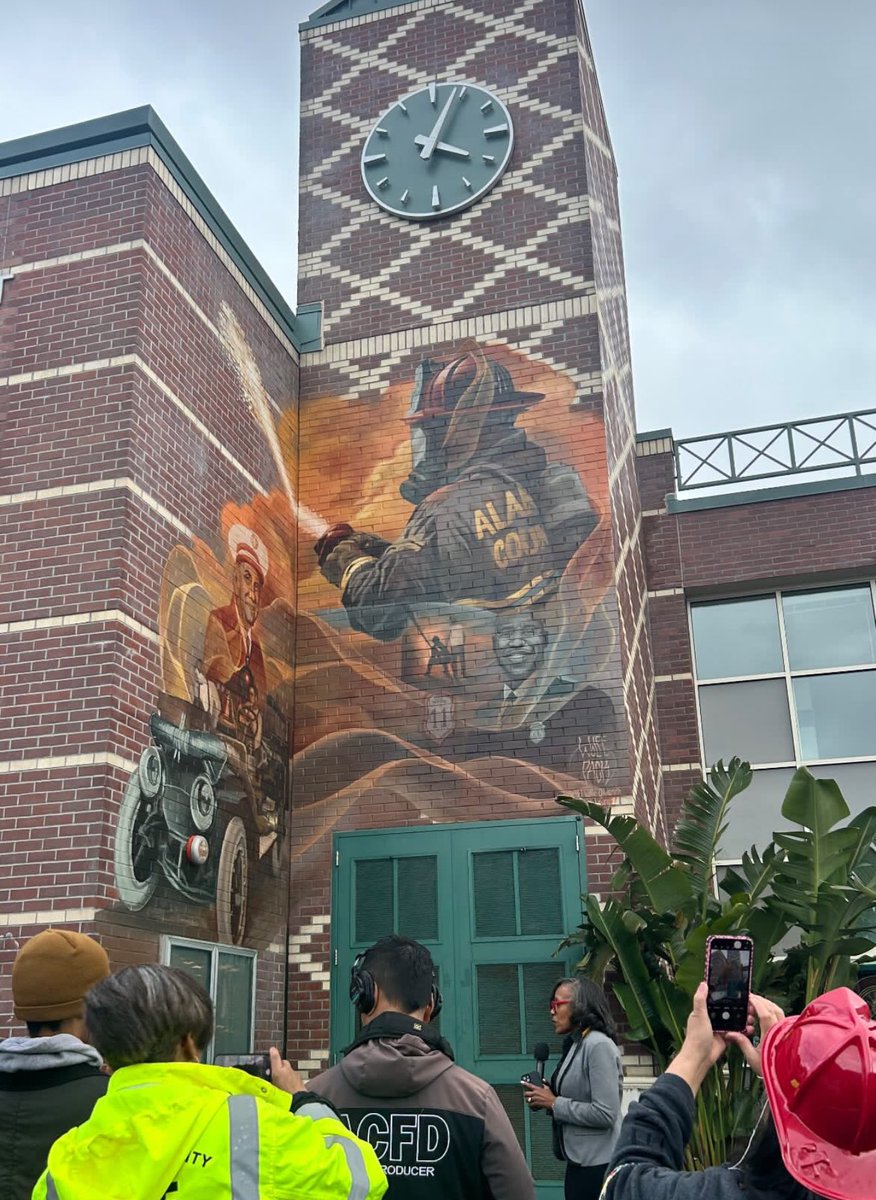 A new Mural at Station 34 memorializes our fallen members in Emeryville. Special thanks to Artist @rachelwolfepac, Robyn Mikel, and brother Randall West for executing this fantastic project.  Thank you to the many L55 members involved in the planning. 

The new mural captures a