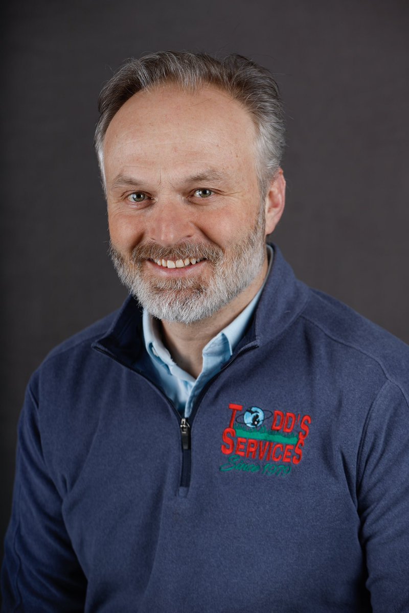 toddsservices's tweet photo. A self-described plant nerd, Eric left an Emmy Award winning career in television production to follow his passion for horticulture and landscape design. Eric strives above all to build beautiful spaces, lasting relationships and trust with all of his clients.
#TSI #ToddsServices https://t.co/q25nGzr6NY