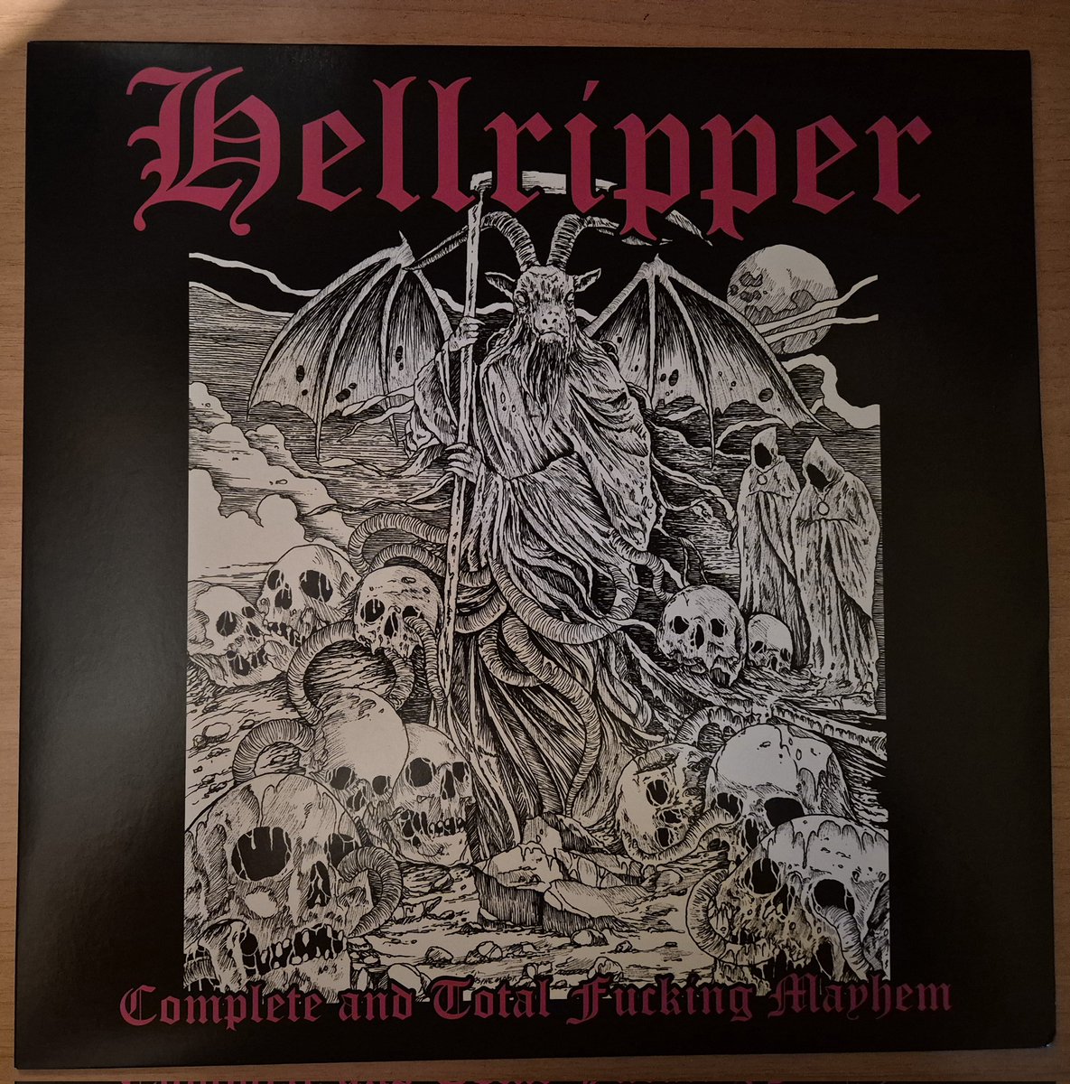 Machacapunkis (@kpa1987) on Twitter photo Da gusto llegar a casa y ver que me ha llegado el pedido que hice a <a href="/hellrippermetal/">Hellripper</a>. Ya tengo toda la discografía.
ALL HAIL THE GOAT!!!! Da gusto llegar a casa y ver que me ha llegado el pedido que hice a <a href="/hellrippermetal/">Hellripper</a>. Ya tengo toda la discografía.
ALL HAIL THE GOAT!!!!