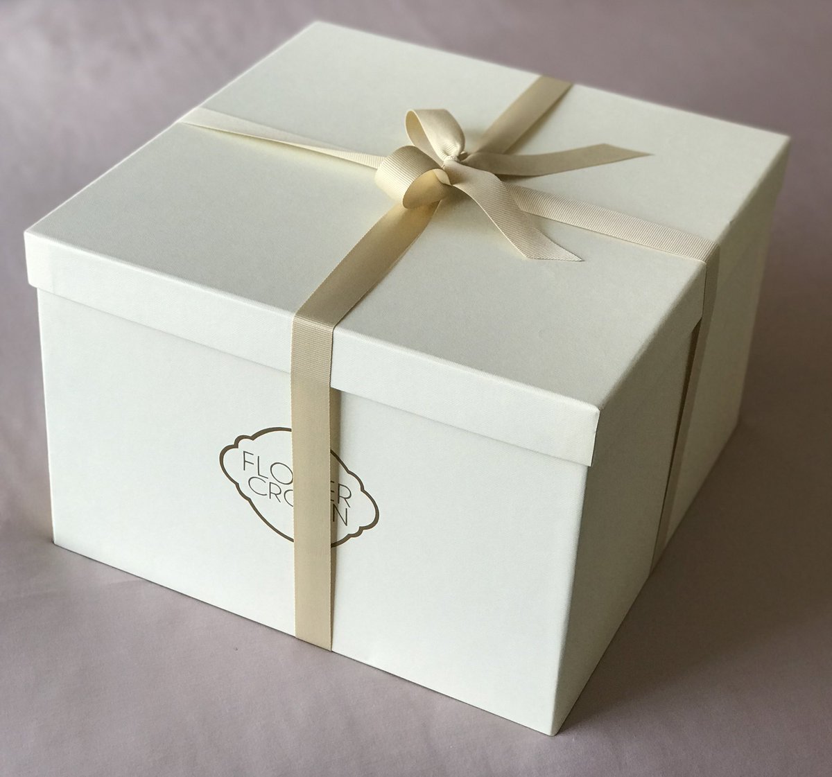 flowerr_crown's tweet photo. Custom robe &amp; slippers for the king of comfort. Personalized just for him — because basic ain't it. 
Get everything for R1400
#MensStyle #GiftIdeas #LuxuryLounge #ewallet #china #nedbankcup

WhatsApp; 0735524131 
Delivery; nationwide. https://t.co/EyxHINPyne