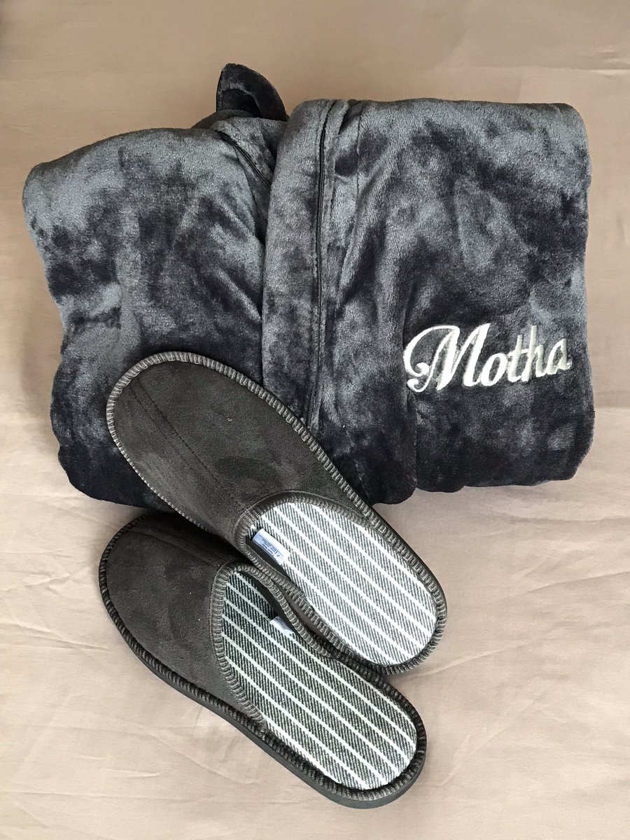 flowerr_crown's tweet photo. Custom robe &amp; slippers for the king of comfort. Personalized just for him — because basic ain't it. 
Get everything for R1400
#MensStyle #GiftIdeas #LuxuryLounge #ewallet #china #nedbankcup

WhatsApp; 0735524131 
Delivery; nationwide. https://t.co/EyxHINPyne