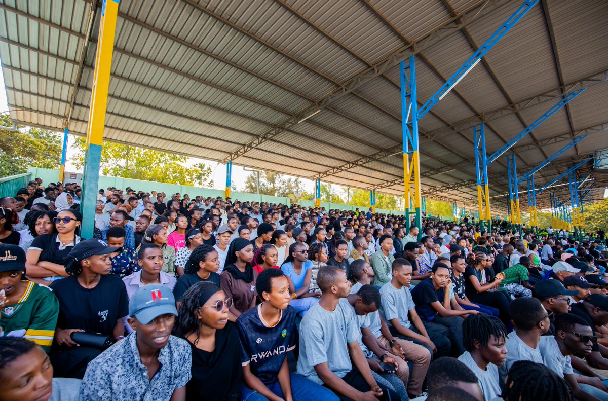 Ibuka_Rwanda's tweet photo. Urugendo rwo Kwibuka rutangiriye kuri @Kigali_College rwerekeza ku Rwibutso rwa @NyanzaMemorial  aharuhukiye imibiri y’Abatutsi basaga 105.000 barimo abarenga 2.000 biciwe ku musozi wa Nyanza nyuma yo gutereranwa n’Ingabo z’Ababiligi ahahoze ari ETO Kicukiro.
______________________________________________________

The Walk to Remember starts from @Kigali_College heading to @NyanzaMemorial, where the bodies of over 105,000 Tutsi rest, including over 2,000 who were killed on Nyanza Hill after being abandoned by Belgian troops at the former ETO Kicukiro.
______________________________________________________

La Marche du Souvenir part de @Kigali_College en direction du @NyanzaMemorial, où reposent les corps de plus de 105,000 Tutsi, dont plus de 2 000 qui ont été tués sur la colline de Nyanza après avoir été abandonnés par les soldats belges à l’ancienne ETO Kicukiro. #Kwibuka31 #NyanzaKicukiro