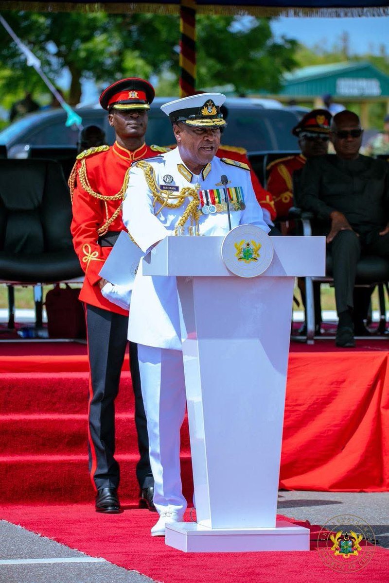 Beatrice_Annan1's tweet photo. Commander-in-Chief of the Armed Forces. 

It’s beautiful and gracious. https://t.co/L8k7jYgq1T