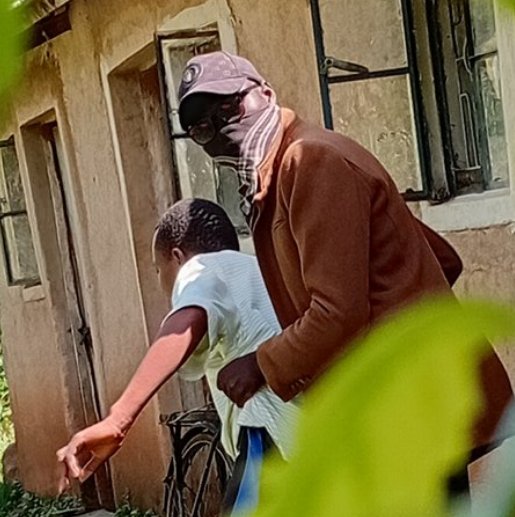 Maryian96's tweet image. Ruto wants to be re elected and he is still abducting people?? Make it make sense!!!#freemecha