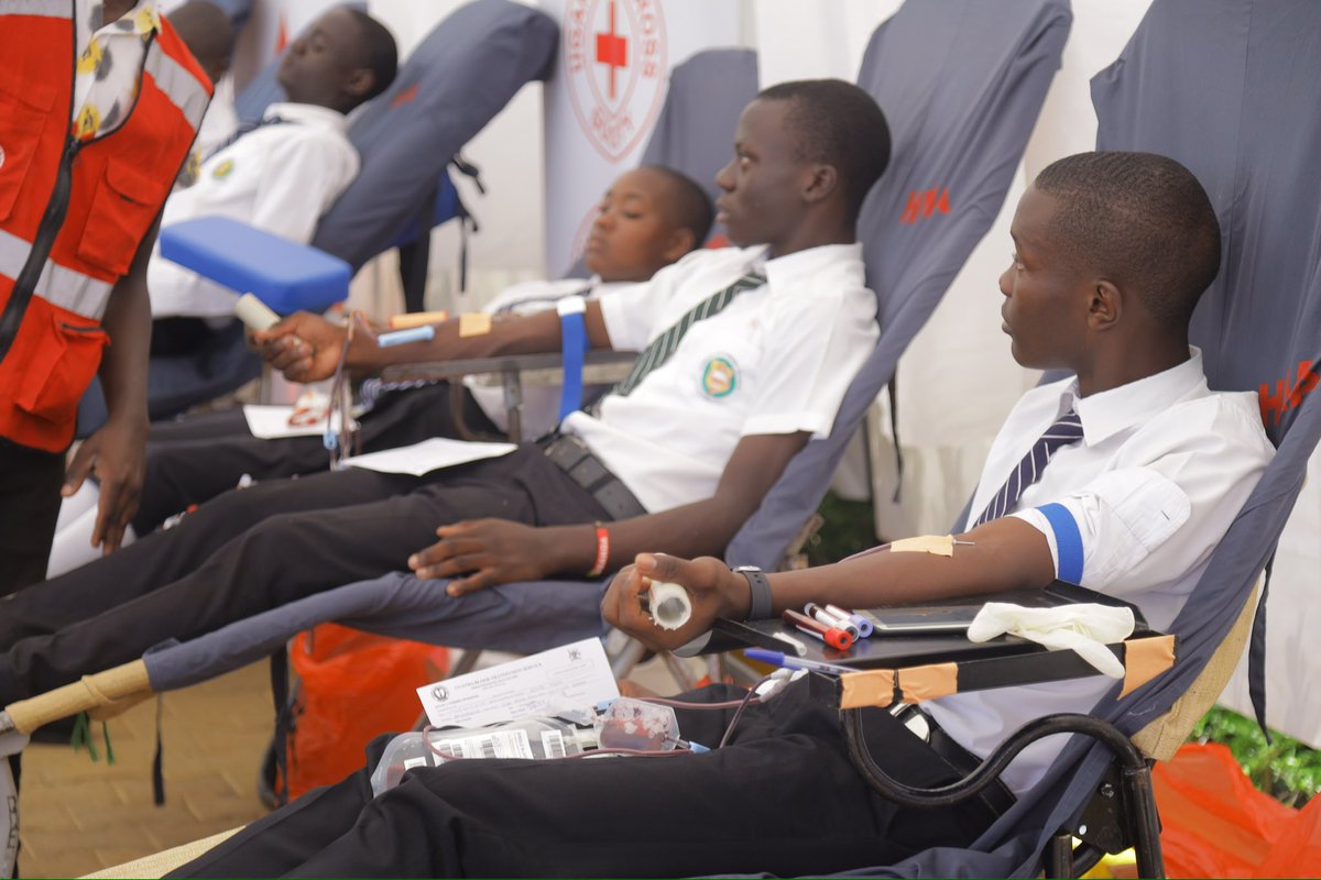 MinofHealthUG's tweet photo. Today, the Prime Minister of the Republic of Uganda Rt. Hon. @RobinahNabbanja commissioned the Hoima Regional Blood Bank  in Hoima City. This facility will greatly boost healthcare delivery and saves lives in the region. #MOHatWork https://t.co/sH8OLgKlyc