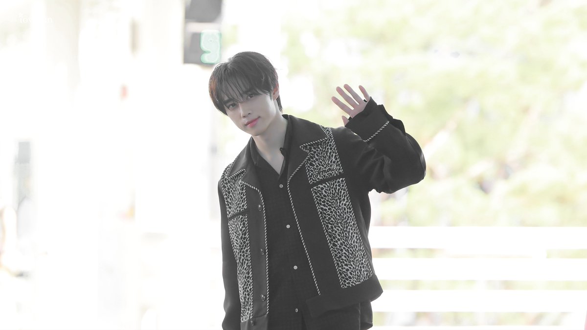iovszun's tweet photo. happy birthday my brightest star 🖤

#봄을닮은소년_선우에게
#SunkissedSUNWOODAY https://t.co/plPLzTcDKt
