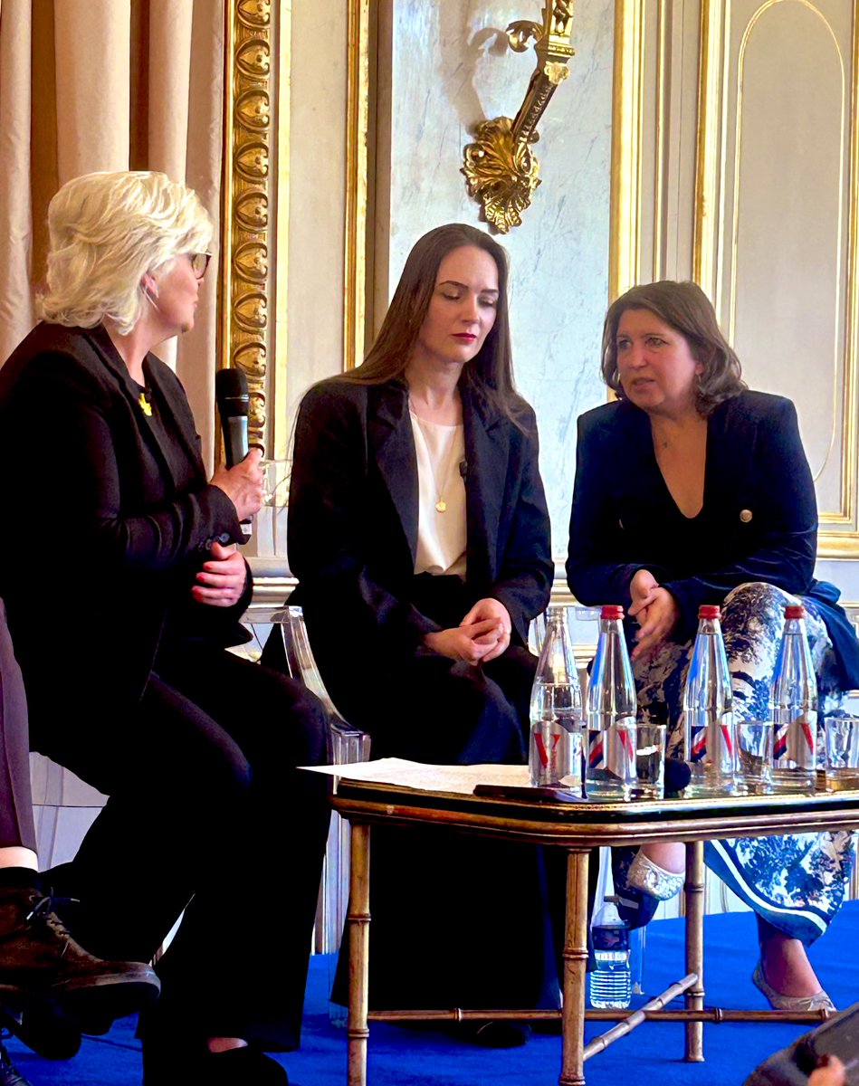 isabelle_blin's tweet image. Oleksandra Matviitchouk :La génération actuelle a hérité de la liberté.Cela est difficile de préserver la liberté du fait des réseaux sociaux qui regorge de fausses nouvelles et manipulations.Sans réalité commune pas d’actions communes &amp;amp; comment préserver la liberté et démocratie