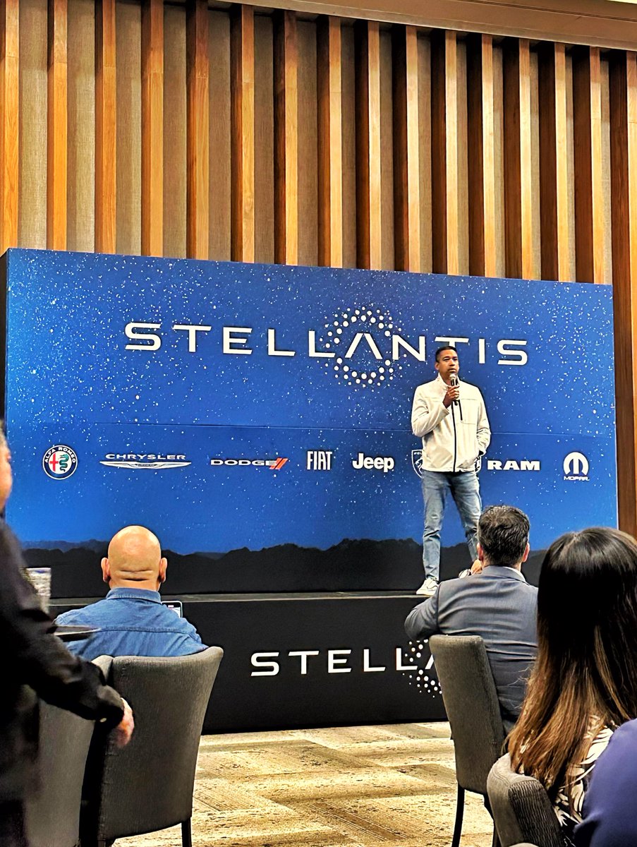 Daniel Alejandro González es el nuevo CEO de <a href="/StellantisMX/">Stellantis México</a>; estará al mando de este importante grupo automotriz que, además de las 8 marcas que comercializa en México, también tiene gran importancia en la fabricación de autos y componentes en sus plantas de Toluca y Saltillo.