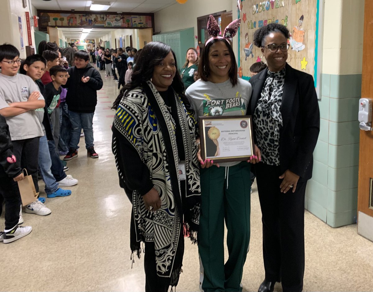 MAESP (@maespmd) on Twitter photo Boy, was she surprised! Her students lined the hallways and shouted their praise of <a href="/HeyDrDaniel/">Dr. Ryan Daniel</a> Maryland’s 2025 National Distinguished Principal! Boy, was she surprised! Her students lined the hallways and shouted their praise of <a href="/HeyDrDaniel/">Dr. Ryan Daniel</a> Maryland’s 2025 National Distinguished Principal!