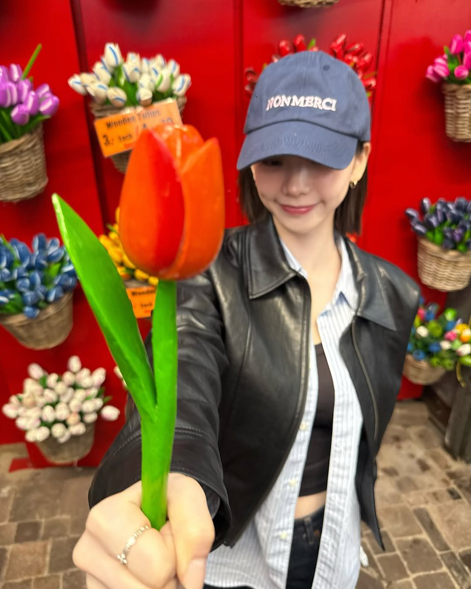 eunlsoo's tweet photo. May this day wrap you in warmth,
bless you with new light, and fill your soul with wonder.
And perhaps, in the gentle unfolding of time, we’ll find our way through another year, side by side, again. https://t.co/ATksRg7aYb