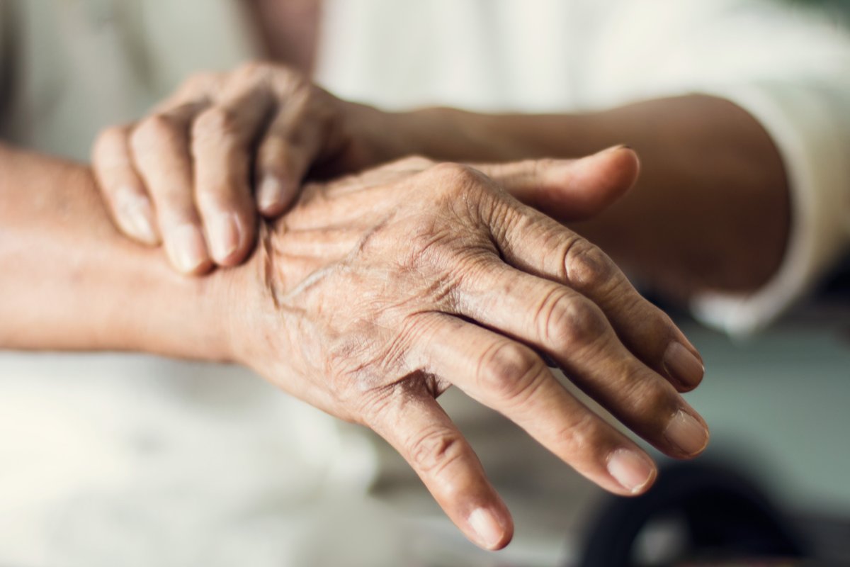 🧠Pour la journée mondiale de la #maladie de #Parkinson, Imola Mihalecz doctorante en psychologie au CRIUGM nous aide à faire la part des choses sur certaines croyances autour de cette pathologie. 

Bonne lecture ! 👉criugm.qc.ca/idees-recues-e…

#Aînés #santé #cognition #recherche