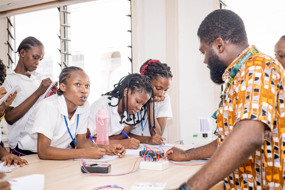 AfricanGifted's tweet photo. We were honored to host SLB & the Schlumberger Foundation at ASA!
From STEM demos to career guidance with Faculty for the Future Fellows, the visit sparked ideas & inspiration.
Thank you for championing access & equity in science education!
#GirlsInSTEM #SLB #InsideASA https://t.co/1t9TR5qis5