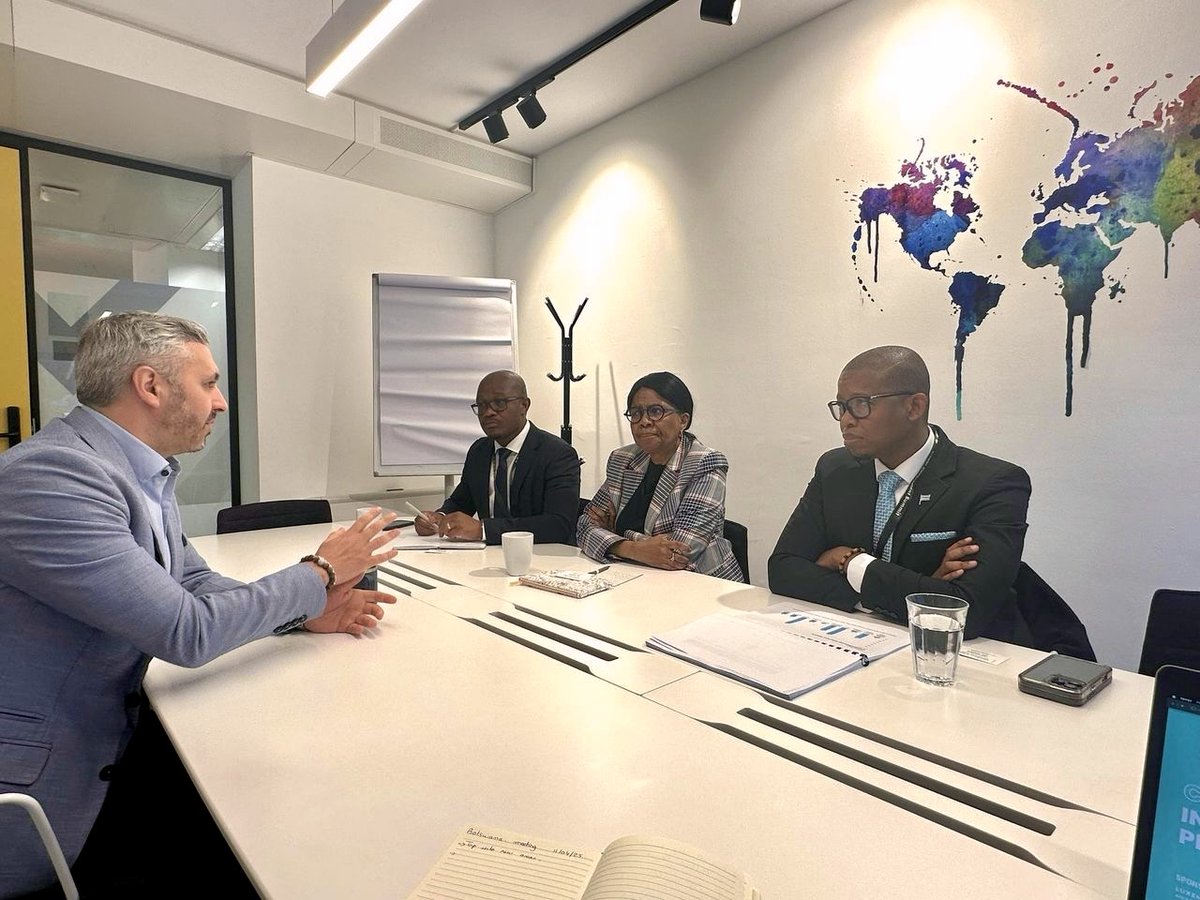 📣🇧🇼💱👥🗣️🤝💰🇱🇺💼 While in Luxembourg for the Global Government Summit, Honourable Tiroeaone Ntsima, Minister of Trade and Entrepreneurship, and the Botswana delegation visited the Luxembourg House of Financial Technology (LHoFT).