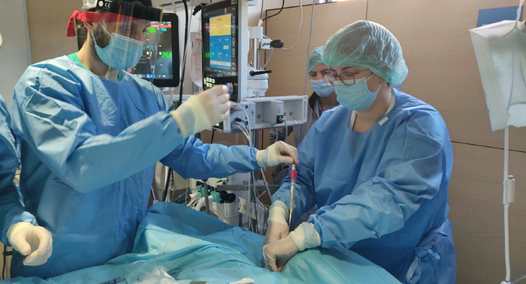 El Servei de Medicina Intensiva de Vall d'Hebron organitza el Curs multidisciplinari de patologia hematològica i oncològica crítica.

📅 7-9 maig
Presencial i online

🔗 Més info i inscripcions vallhebron.social/oncobarna-2025