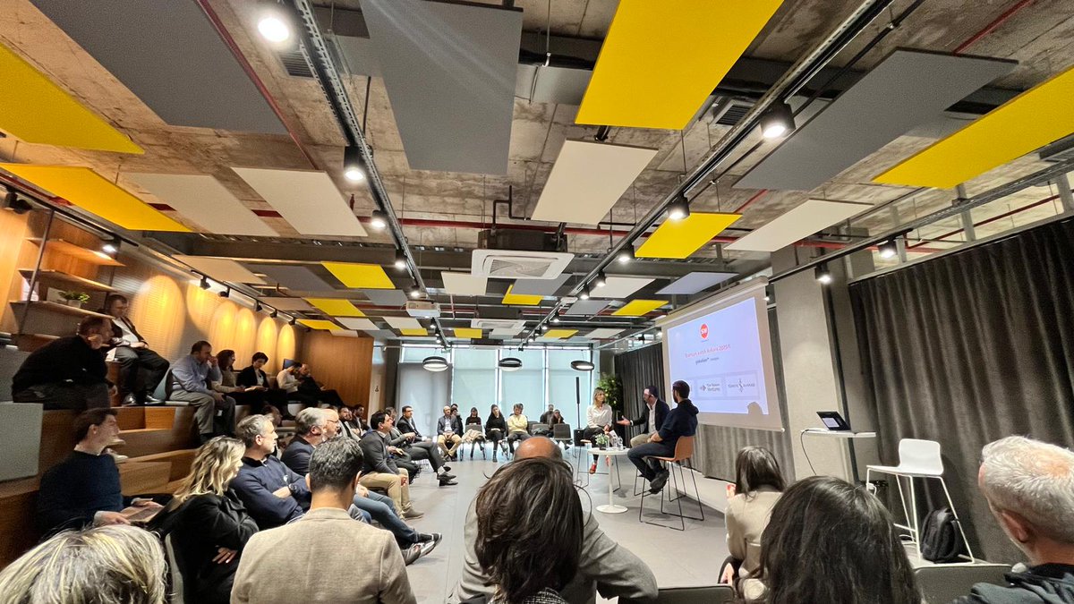 algofacttech's tweet image. Just learned what &quot;dragon exit&quot; and &quot;techno-nationalism&quot; mean today. So I guess I’m officially qualified to run a think tank now. 
Or at least confidently confuse people at dinner parties.
#BuzzwordUnlocked #TechnoNationalism #DragonExitDrama #NowImAnExpert #GlobalTrends