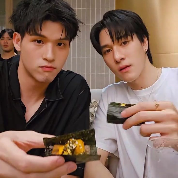Yuriryyn's tweet photo. #Skynani au

𝐑𝐞𝐭𝐫𝐨𝐯𝐚𝐢𝐥𝐥𝐞;
𝐓𝐡𝐞 𝐣𝐨𝐲 𝐨𝐟 𝐦𝐞𝐞𝐭𝐢𝐧𝐠 𝐬𝐨𝐦𝐞𝐭𝐡𝐢𝐧𝐠 𝐚𝐠𝐚𝐢𝐧 𝐚𝐟𝐭𝐞𝐫 𝐚 𝐥𝐨𝐧𝐠 𝐬𝐞𝐩𝐚𝐫𝐚𝐭𝐢𝐨𝐧.

Yang Kanala tau Ansel hanyalah adik angkat papanya yang suka mengatur, tanpa tau semesta punya rencana untuk mereka. https://t.co/NwIOWNZak0