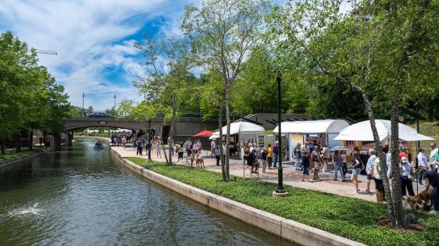 buzzmagazines's tweet photo. Happy Friday! There are tons of fun events happening around town this wkd. Highlights include @OrangeShow Houston Art Car Parade, @TheWoodlandsCVB Arts Festival, @CityofWestU Spring Festival, @houstonbotanic Flower Power Festival, more. #eventroundup https://t.co/ahSbZ1B7kv https://t.co/J5F0yujGPu