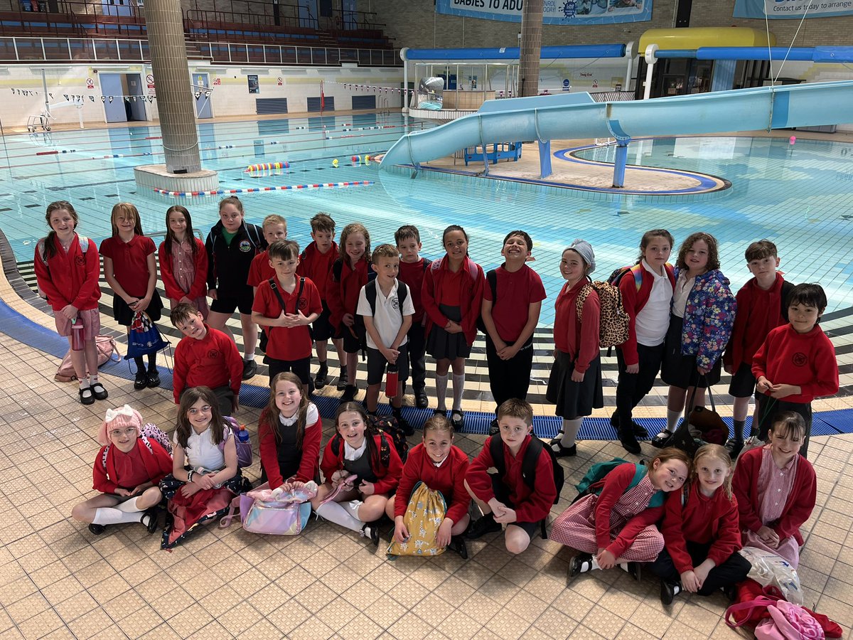 standrewsmajor's tweet photo. We have had an amazing two weeks of πββοΈ swimming π #SAMsY4 https://t.co/UakBtLatYq