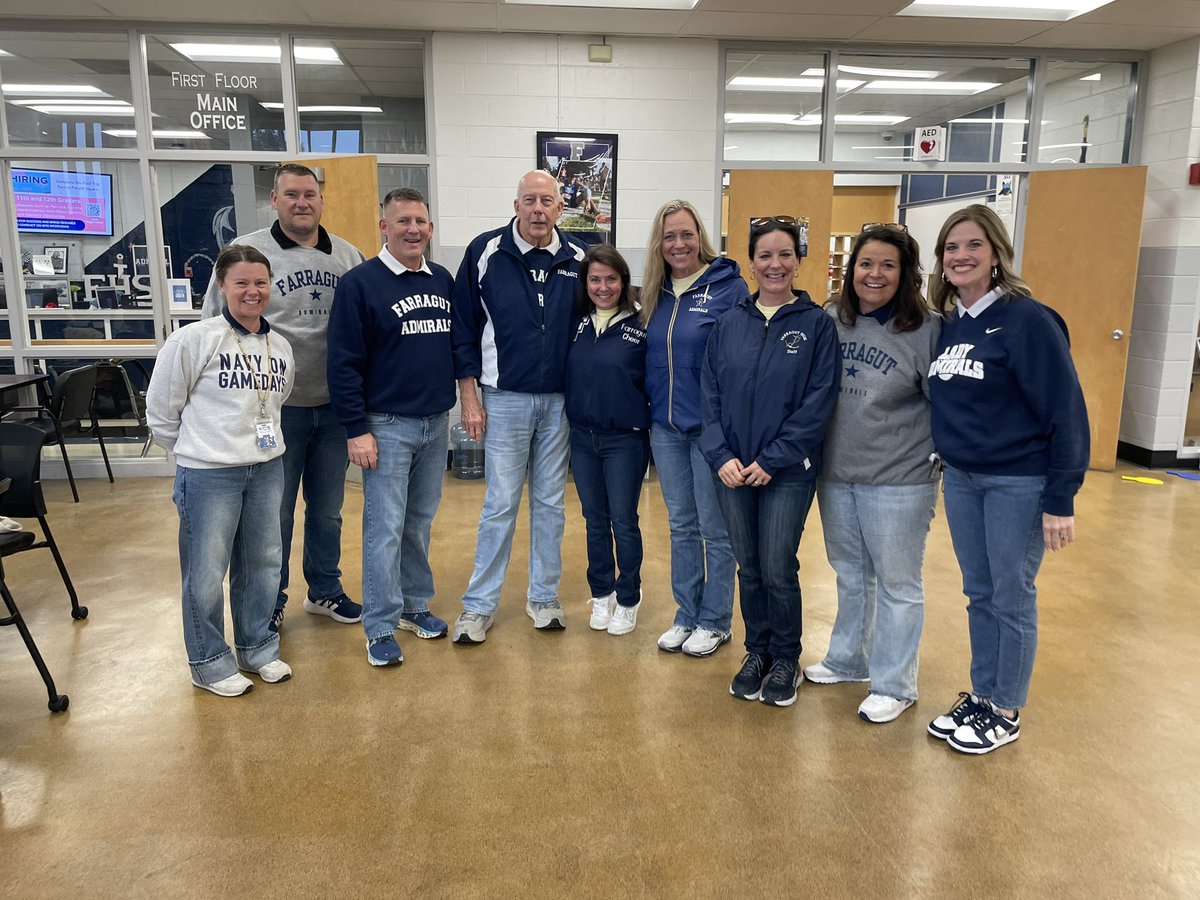 caravaughnfhs's tweet photo. Fun morning celebrating Coach Dodgen’s induction into the @TSSAA Hall of Fame! @coachtatefhs20 @AdmiralGameday @FHSbball @ClaboCrazies @KareyLowdermilk @BartlettJC @Phbethel42 @danalynnjacobs @J_Burris_1 https://t.co/DTupd7zSwL