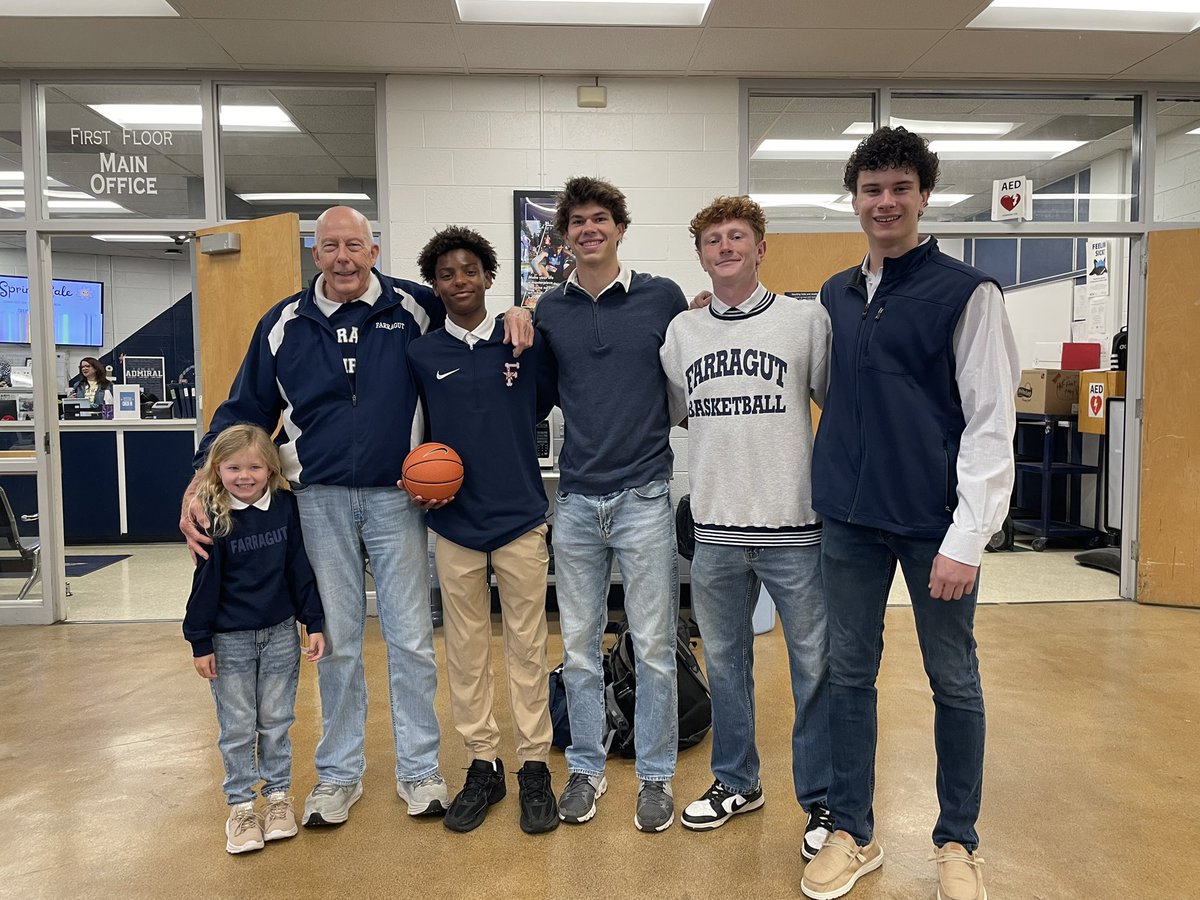 caravaughnfhs's tweet photo. Fun morning celebrating Coach Dodgen’s induction into the @TSSAA Hall of Fame! @coachtatefhs20 @AdmiralGameday @FHSbball @ClaboCrazies @KareyLowdermilk @BartlettJC @Phbethel42 @danalynnjacobs @J_Burris_1 https://t.co/DTupd7zSwL