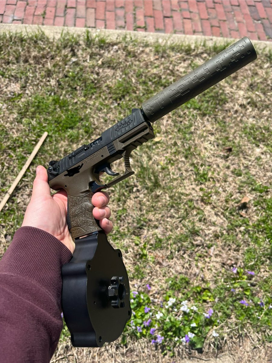 Corvus_evv's tweet photo. New EDC because 45 rounds of hushed 22 is always the answer 😤

#anybodyknowhowtoputadotonthese #walther https://t.co/y0ZhLeX2u0