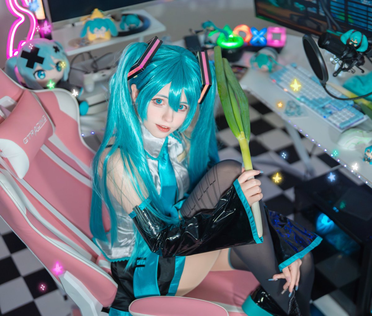 4月26日は撮影会になります!
絶対コスプレするので写真も チェキもいっぱい撮りましょう📸

https://t.co/dlzy3Of2la https://t.co/77SQeCgRab