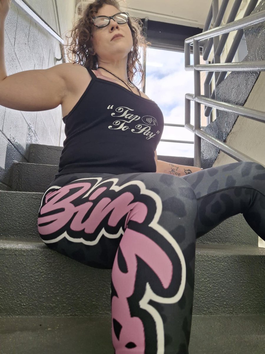bimboclothingco's tweet photo. Ryver Marie rocking our "tap to pay" crop top and our "bimbo" logo yoga pants! "Size LG both top and pants. Super comfortable! I fucking love them! And they are seriously the comfiest leggings I have ever lifted in!" GET YOURS TODAY!!! 
Instagram: ryvermarie_xo
Fb:Ryver Marie https://t.co/0GaDHhmUNk