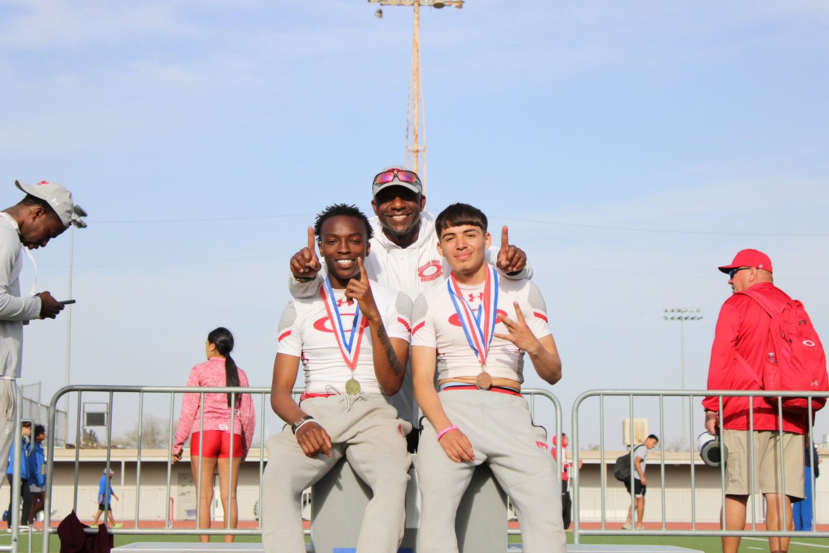 EHartman_OHS_HC's tweet photo. Good luck to our guys and girls competing at the area track meet today.  Go Bronchos!! @RPromess_OHS @BigRedBronchos @ECISDAthletics https://t.co/is2YstVE0Y