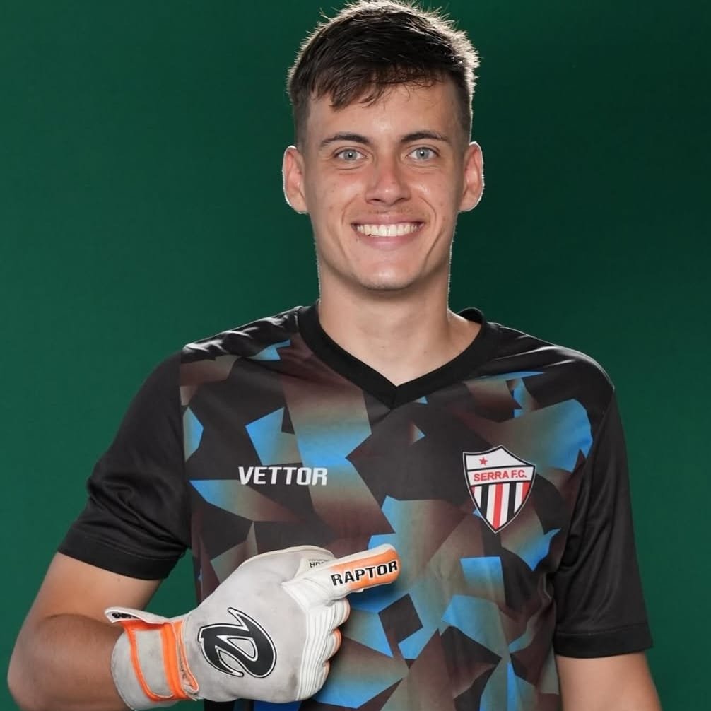RichardPinheir0's tweet photo. Goleiro Rafael Mallmann, ex-Porto Vitória e Vilavelhense, deve ser anunciado nos próximos dias pelo #Serra como reforço para a #CopaES.

O jogador de 22 anos esteve no elenco da Cobra-Coral no ano passado, na disputa da Série D do Campeonato Brasileiro.

#FutebolCapixaba https://t.co/XDfwcydIuD