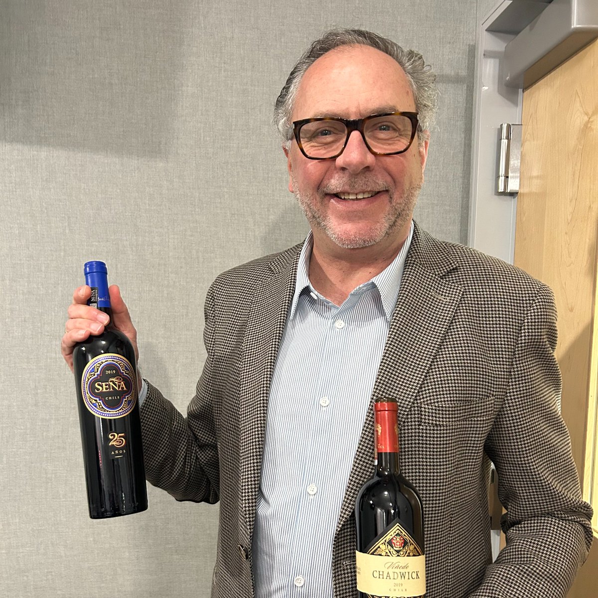 BC Food and Wine Radio (@bcfwradio) on Twitter photo #Vancouver: This week's podcast is up: tinyurl.com/yck8br2y! We're with Michel Couttolenc, Fine Wines Director for <a href="/VinedoChadwick/">Viñedo Chadwick</a> & <a href="/SenaWinery/">SenaWinery</a>. From polo fields to coastal breezes, we talk Chilean terroir, Mondavi ties, & what's next for the Chadwick family. #WinesofChile #Vancouver: This week's podcast is up: tinyurl.com/yck8br2y! We're with Michel Couttolenc, Fine Wines Director for <a href="/VinedoChadwick/">Viñedo Chadwick</a> & <a href="/SenaWinery/">SenaWinery</a>. From polo fields to coastal breezes, we talk Chilean terroir, Mondavi ties, & what's next for the Chadwick family. #WinesofChile