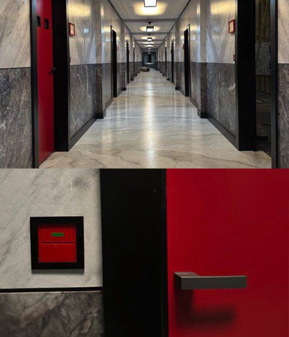 allomargoo's tweet photo. Des intérieurs inspirés de l’esthétique fasciste, carcérale et religieuse.
Oui, c’est aussi lourd que ça en a l’air — mais c’est visuellement irrésistible.
#Architecture #Cinecittà https://t.co/XeNk3LIbj0