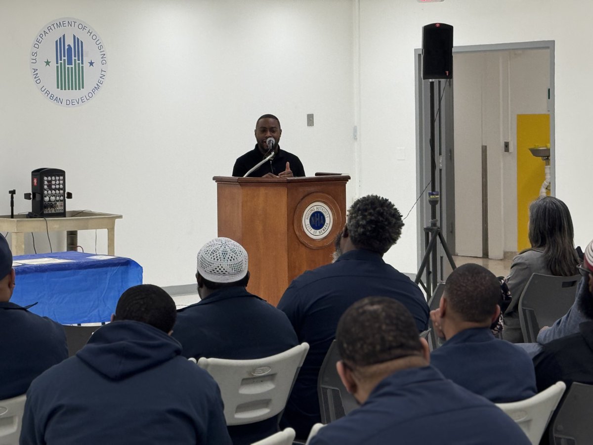 NewarkPHA's tweet photo. Congratulations to 9 NHA Maintenance staff who earned their HVAC I &amp; II certifications from the National Career Institute.

Thanks to Dr. George P. Blount &amp; NCI for helping us train &amp; elevate our team.

This is how we grow our people &amp; better serve Newark! https://t.co/Ekrq5UnKcI