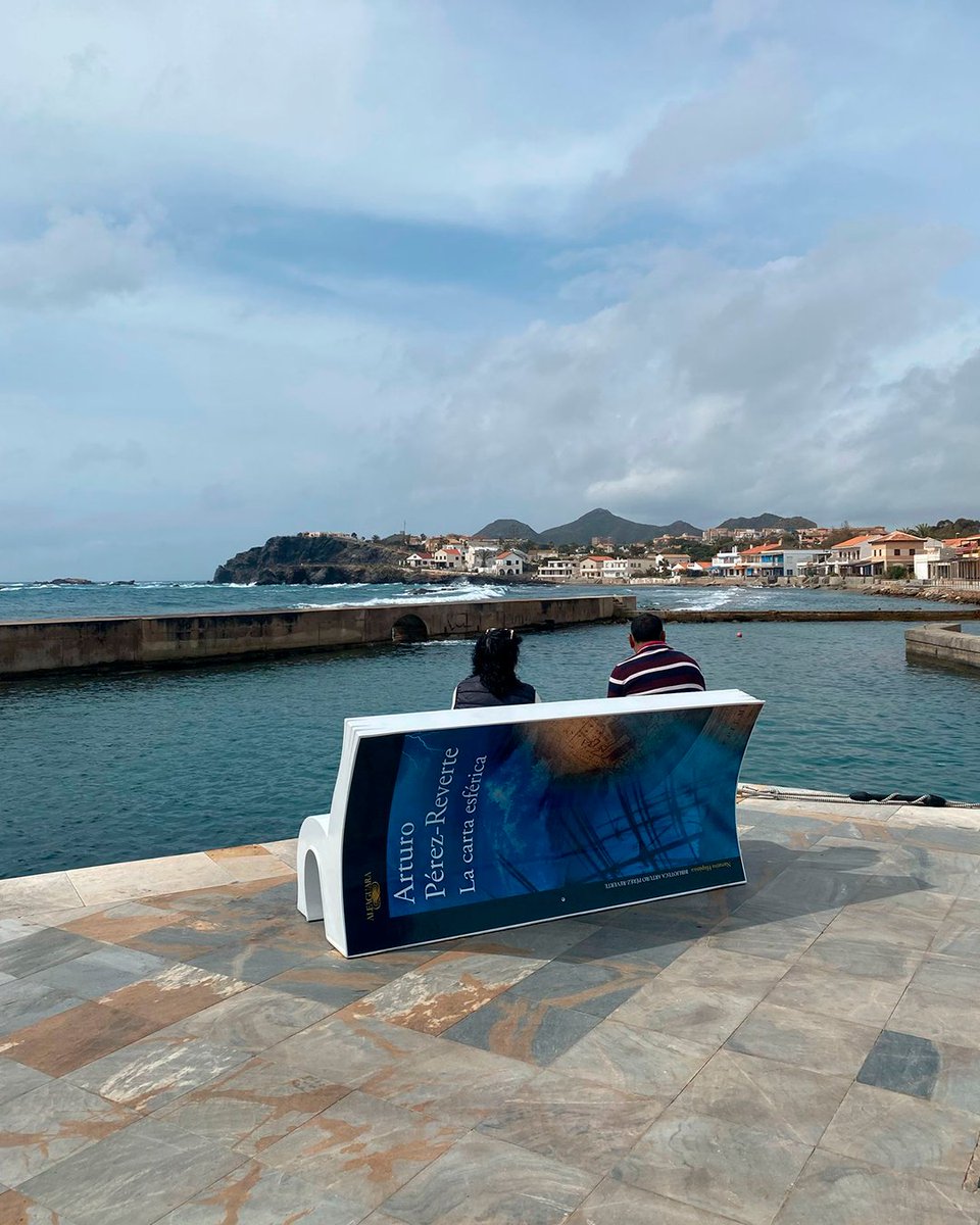 phmyrsa's tweet photo. En Cabo de Palos, el mar guarda historias que también caben en un banco 🌊

Nuestro Banco Libro-Book® rinde homenaje a la literatura con guiños a obras de @perezreverte 📚
Un rincón para sentarse… y leer.

Descubre más en nuestro blog👉 https://t.co/mDkv8WMxfv https://t.co/QS8iI9A2aL