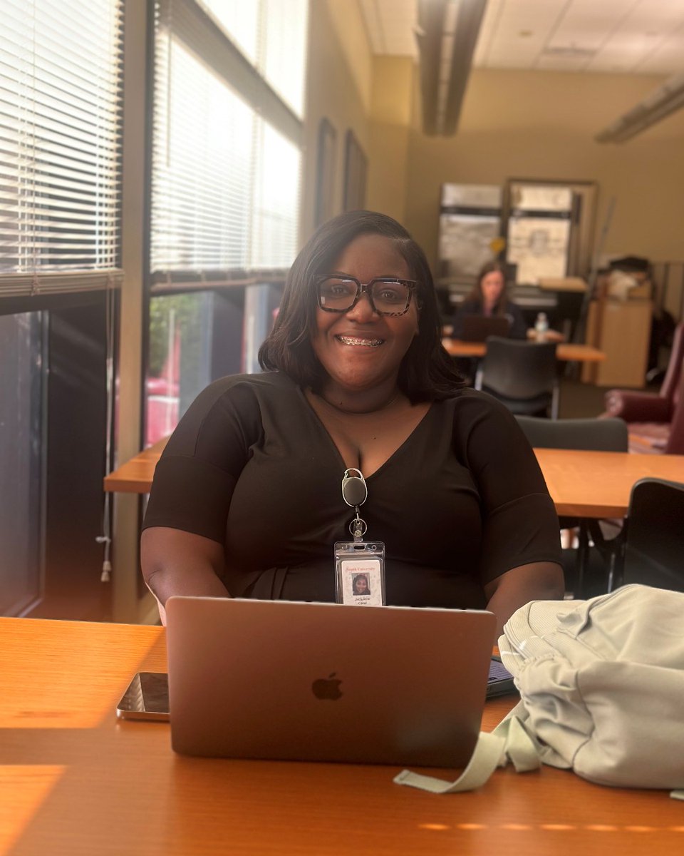 SouthU's tweet image. 👀 Spotted in the library during #NationalLibraryWeek!
📚 Current SouthU School of Pharmacy student Jacqueline Carter has been a student for 1 year and has spent many hours in the library studying already!
#ForOurLibraries #FeatureFriday #SUSOP #PharmD #SouthUniversity