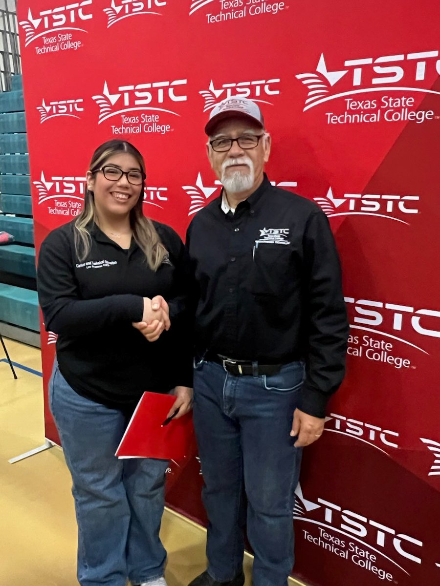 CTELFCISD's tweet image. Exciting times for LFCISD Mechatronics students at TSTC! 💡🚀 This August, they’ll begin internships with companies offering $75K starting salaries. Innovation and opportunity are just around the corner! #Mechatronics #TSTC #CareerReady #LFCISD