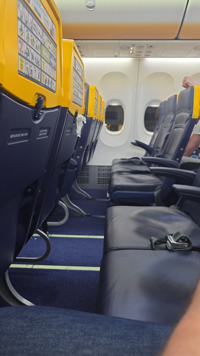_clarkeben's tweet photo. When you roll the dice with @Ryanair and win https://t.co/u9BdLXaWEf