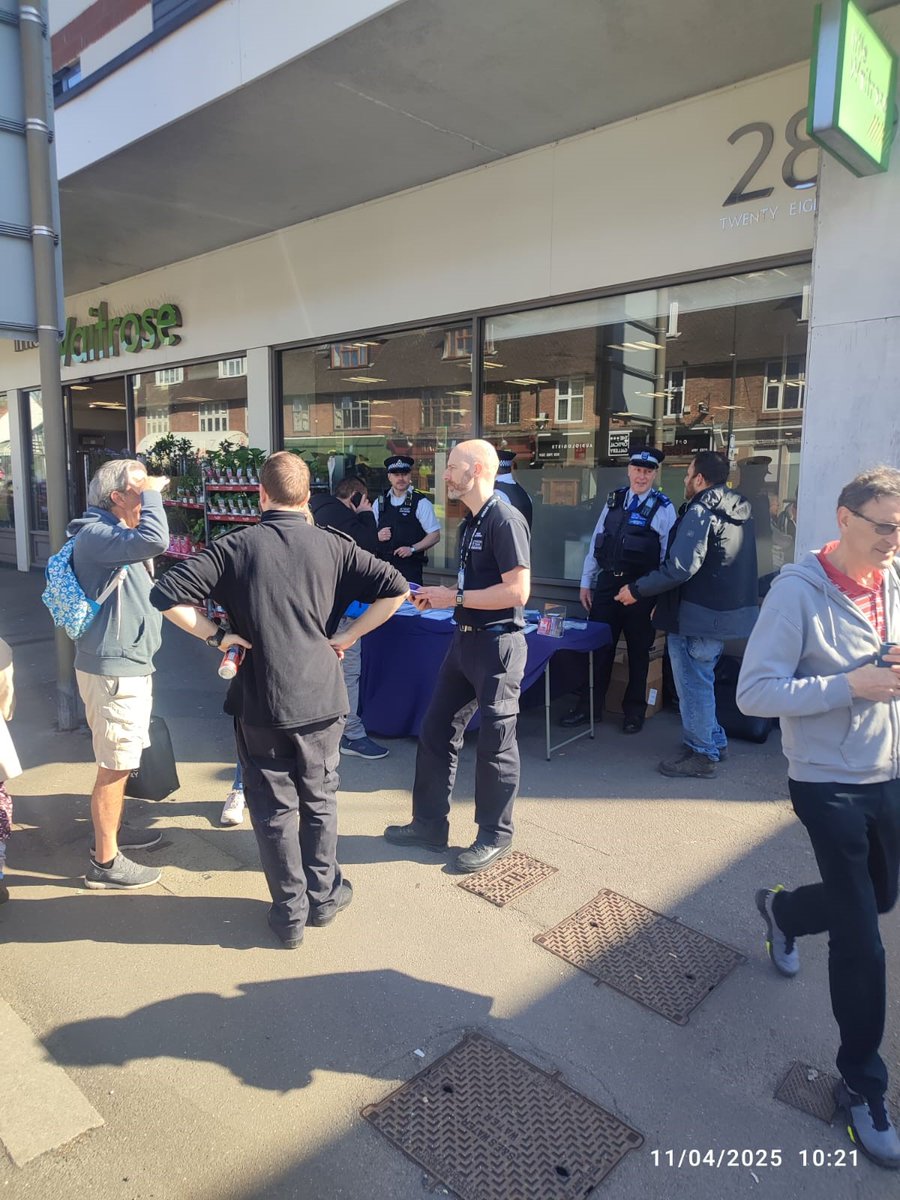 MPSSutton's tweet photo. Cheam SNT, Police Cadets, PC Davis, PC Cunningham and PC Keogh were in Cheam Village raising awareness around Cashpoint theft and pickpocket crime. Anti theft bells were given out alongside crime prevention advice covering general safety. #MPSSUTTON https://t.co/LFoxLLlOZE