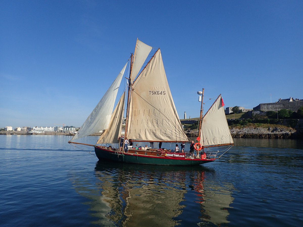 We're taking part in the Eddystone Pursuit on Saturday 14th June.  We're fundraising as part of our participation, so would appreciate your donations.  You can even register your own boat to fundraise for us!  More info and secure donation links here: theislandtrust.org.uk/news/eddystone/