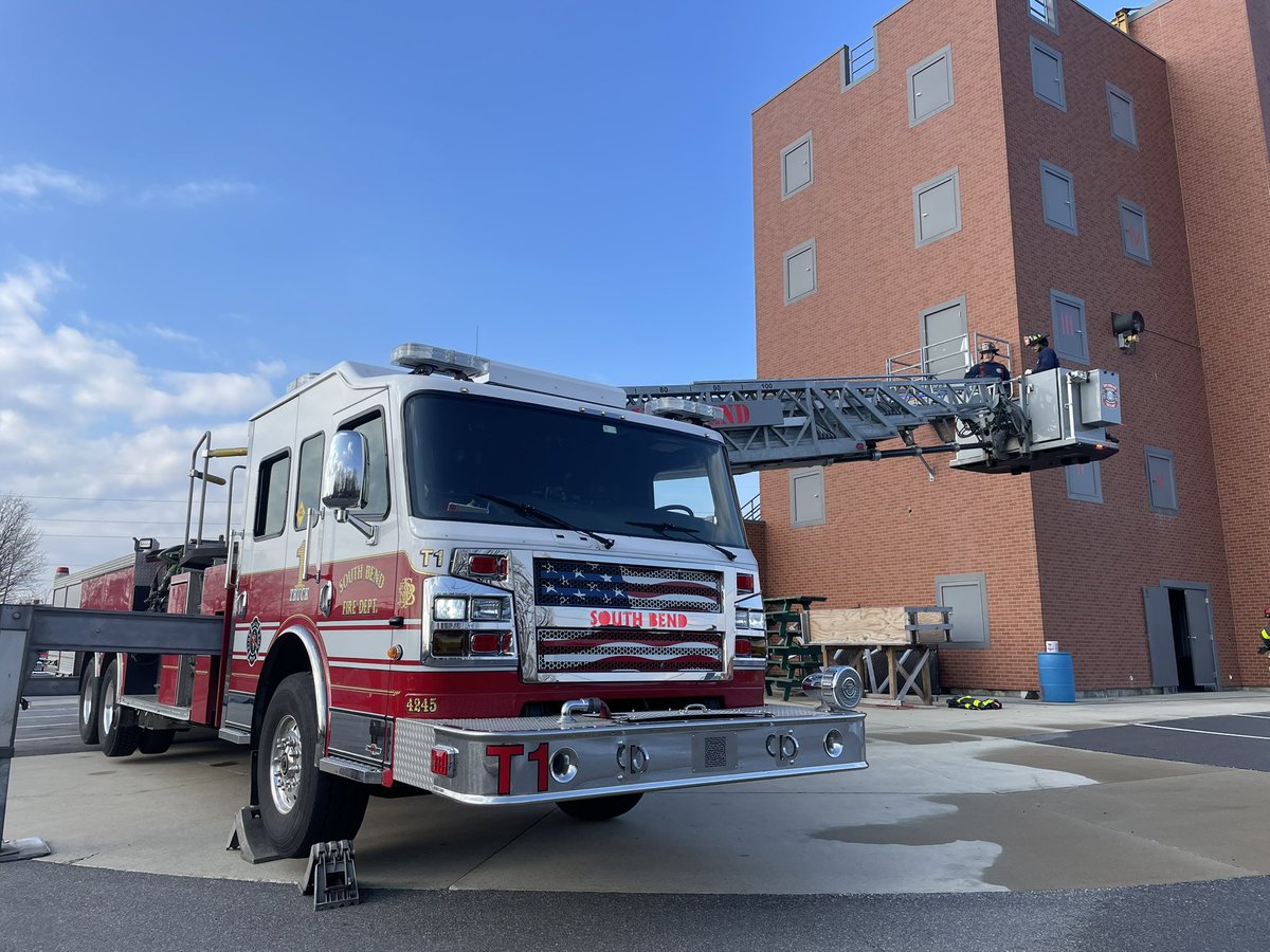 A clean rig, blue skies, and a little aerial setup to round out the week. Truck 1 is making the most of this beautiful Friday!