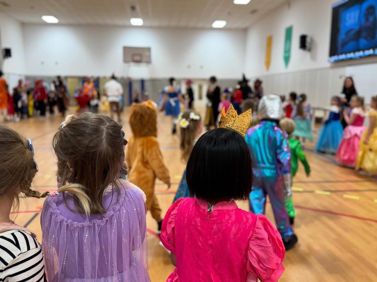ISMonaco's tweet image. ✨ A storybook ending to #BookWeek!
Our K–Y2 book character costume parade lit up the sports hall with magical characters and big smiles. Thanks to all who made it so special — keep reading and imagining! 📚