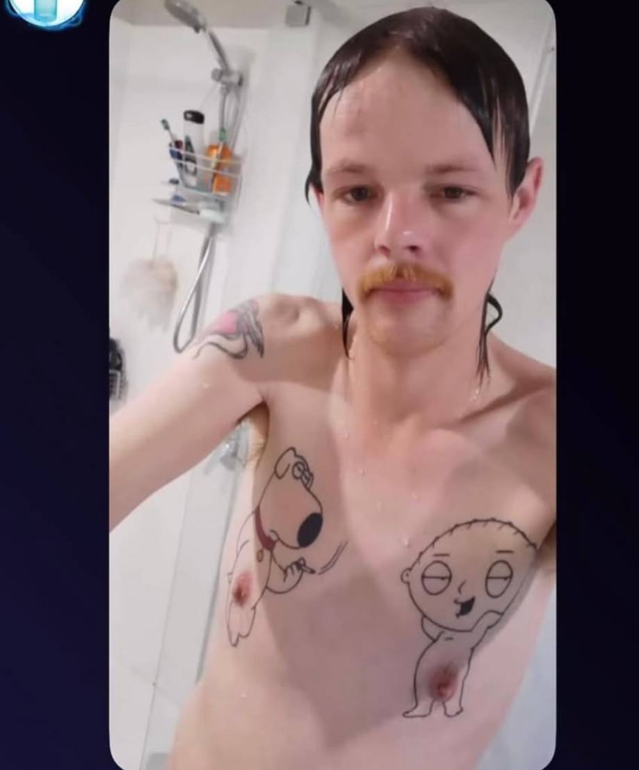 dmitrij85693's tweet photo. @SolJakey Bro, he really looks like you. 

I saw him and I thought of you.
All he needs is a beard.

Do they look alike? https://t.co/1iFKQHdfIf