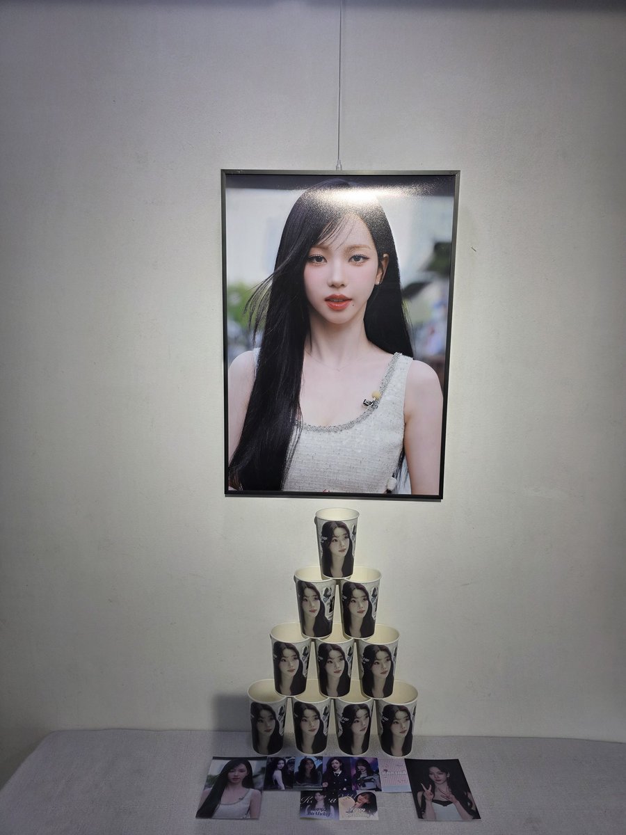 230225_201117's tweet photo. 언제나 전시회라고 하면 여기 만한 곳 없는거 같아요
입장할때 보이는 저 현수막
입장하자마자 보이는 대형 사진들

#With_Meow
#고양이와_함께한_날

지민아! 생일축하해! 오늘도! 예쁘다! https://t.co/Htr1RDGXbY