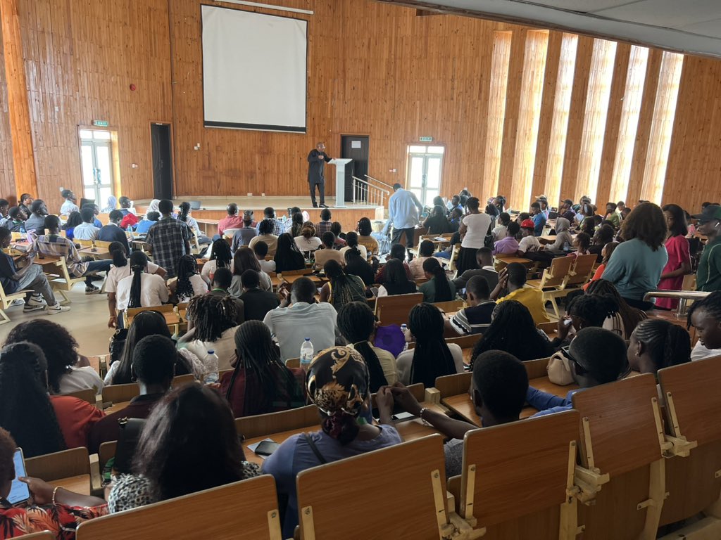 Morris_Monye's tweet photo. It was a profoundly energizing and invigorating experience at the University of Lagos, where @PeterObi engaged with the enthusiastic nursing students during the 28th Annual General Assembly of the Nigerian University Nursing Science Association (NUNSA). 

The atmosphere was charged with enthusiasm and passion. The theme, “Empowering Nurses: A Catalyst for Sustainable Health Care in Africa,” transcended mere discussion; it served as a clarion call for action.

Mr. Obi addressed questions from the students and generously shared his extensive knowledge and experience with them.

A New Nigeria is POssible